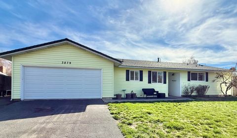 Photo of 3879 Coronado Way, Klamath Falls, OR 97603 (MLS # 220217628)