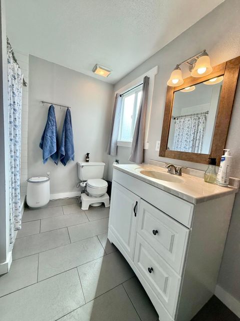 Tiny photo for 3879 Coronado Way, Klamath Falls, OR 97603 (MLS # 220217628)