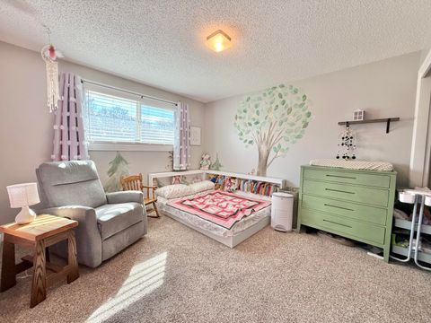 Tiny photo for 3879 Coronado Way, Klamath Falls, OR 97603 (MLS # 220217628)