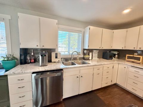 Tiny photo for 3879 Coronado Way, Klamath Falls, OR 97603 (MLS # 220217628)