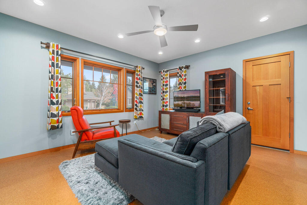 Pine Meadow Vill - Residential