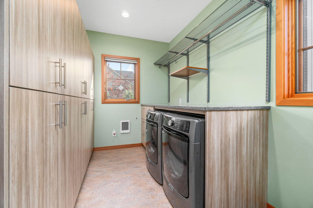 Pine Meadow Vill - Residential