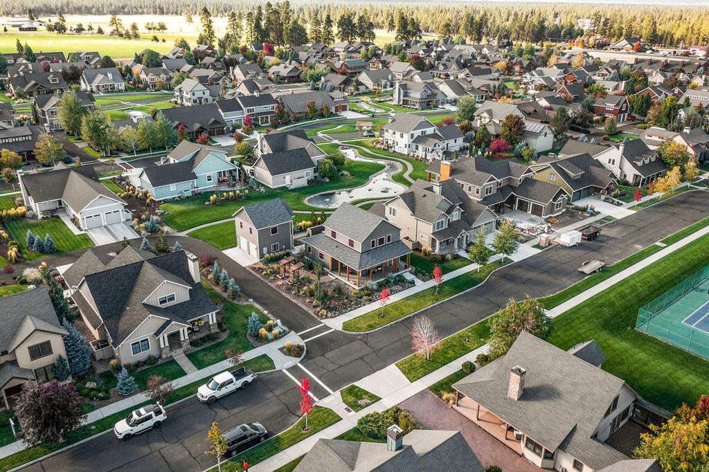 Pine Meadow Vill - Residential