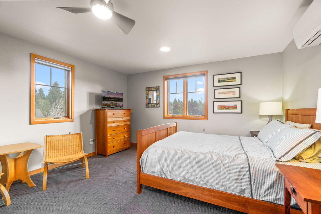 Pine Meadow Vill - Residential