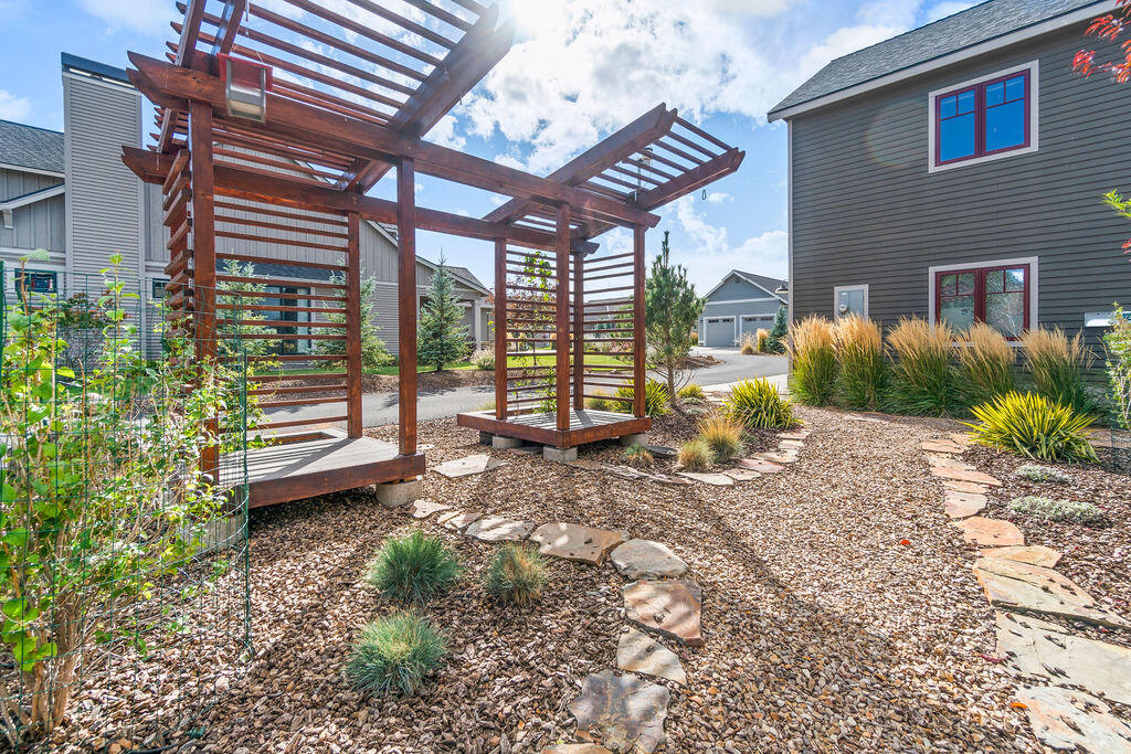 Pine Meadow Vill - Residential