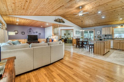 Tiny photo for 16051 Leona Lane, La Pine, OR 97739 (MLS # 220218503)