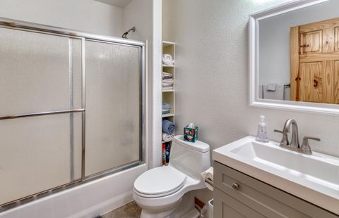Tiny photo for 16051 Leona Lane, La Pine, OR 97739 (MLS # 220218503)