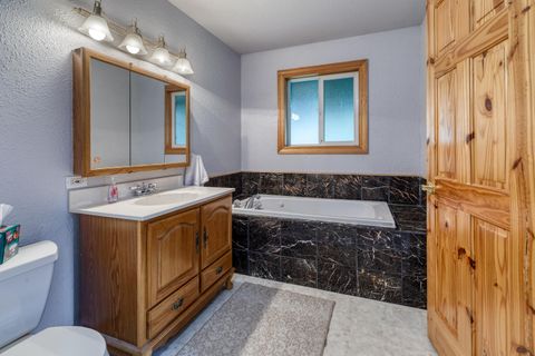 Tiny photo for 16051 Leona Lane, La Pine, OR 97739 (MLS # 220218503)