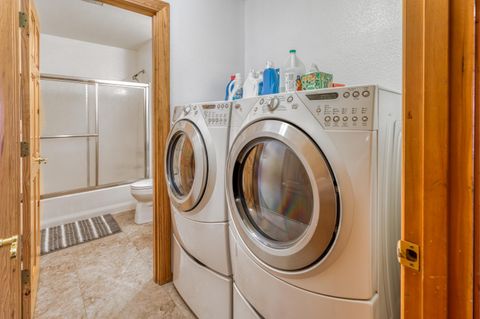 Tiny photo for 16051 Leona Lane, La Pine, OR 97739 (MLS # 220218503)