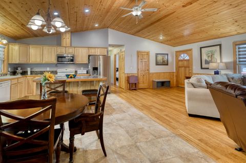 Tiny photo for 16051 Leona Lane, La Pine, OR 97739 (MLS # 220218503)