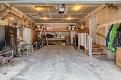 Tiny photo for 16051 Leona Lane, La Pine, OR 97739 (MLS # 220218503)