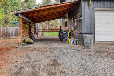 Tiny photo for 16051 Leona Lane, La Pine, OR 97739 (MLS # 220218503)