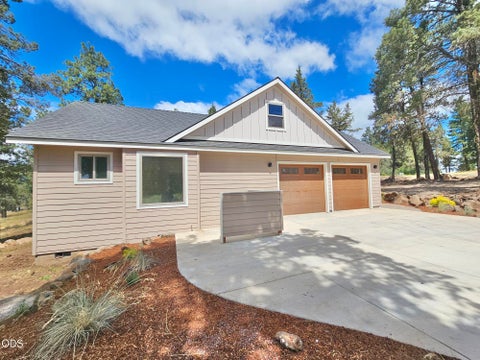 Tiny photo for 11504 Crossbill Drive, Klamath Falls, OR 97601 (MLS # 220224222)