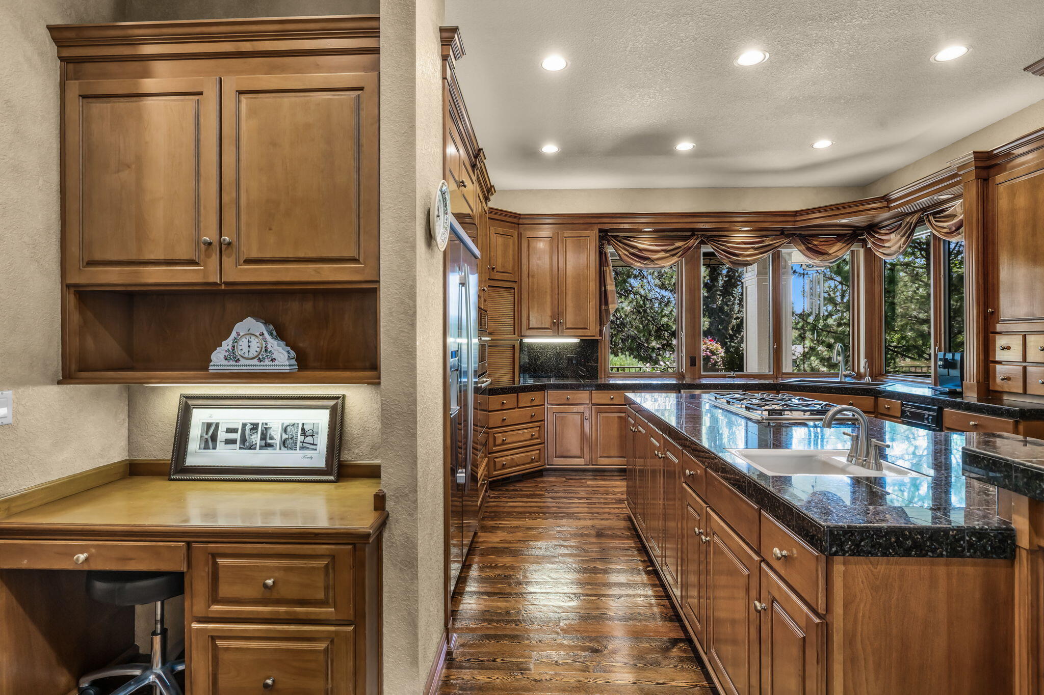 Broken Top - Residential