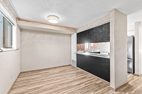 Tiny photo for 1278 Maple Leaf Ct Ct #2C, Medford, OR 97504 (MLS # 220213341)