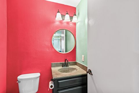 Tiny photo for 1278 Maple Leaf Ct Ct #2C, Medford, OR 97504 (MLS # 220213341)