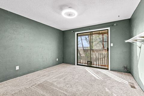 Tiny photo for 1278 Maple Leaf Ct Ct #2C, Medford, OR 97504 (MLS # 220213341)