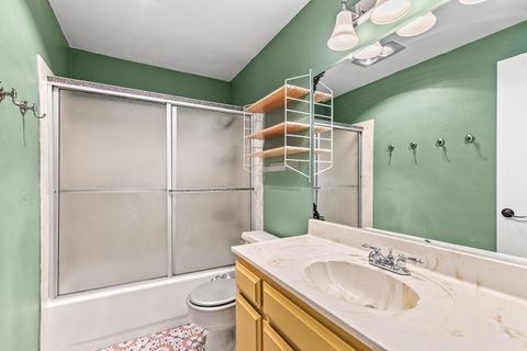 Tiny photo for 1278 Maple Leaf Ct Ct #2C, Medford, OR 97504 (MLS # 220213341)