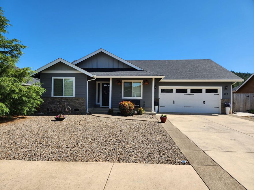 This home is one of the high quality built homes in this new, gated and river access community.  The spacious and open floor plan at 1503sqft, 3 bd 2 bath home is sure to please.  Home is move in ready with range, dishwasher, microwave and even window coverings.  Fresh painted and newer carpet in the bedrooms.  Landscaped back yard and an easy maintenance front yard.  Pomeroy River Estates is a local hidden gem with highly desirable river access for swimming and enjoying the mountain views!  This community is close to town and has that peacefull country feel.  The subdivision also offers free RV parking area for your recreational storage needs.