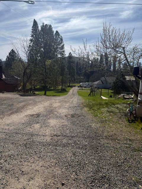 Tiny photo for 7422 Rogue River Drive, Shady Cove, OR 97539 (MLS # 220217333)