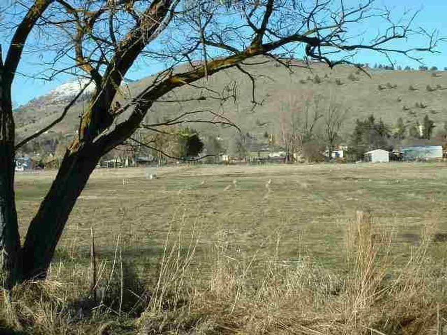 Oh Wow! 1 Acre Bldg Site In Henley School District. Standard Deq Approval, Eid Water Rights, Cc&R's & Deed Restrictions Apply. Utilities Now @ Booth Road. New Road Name Valley Quail Lane. New Cc&R's To Follow. Seller Motivated - Bring All Offers