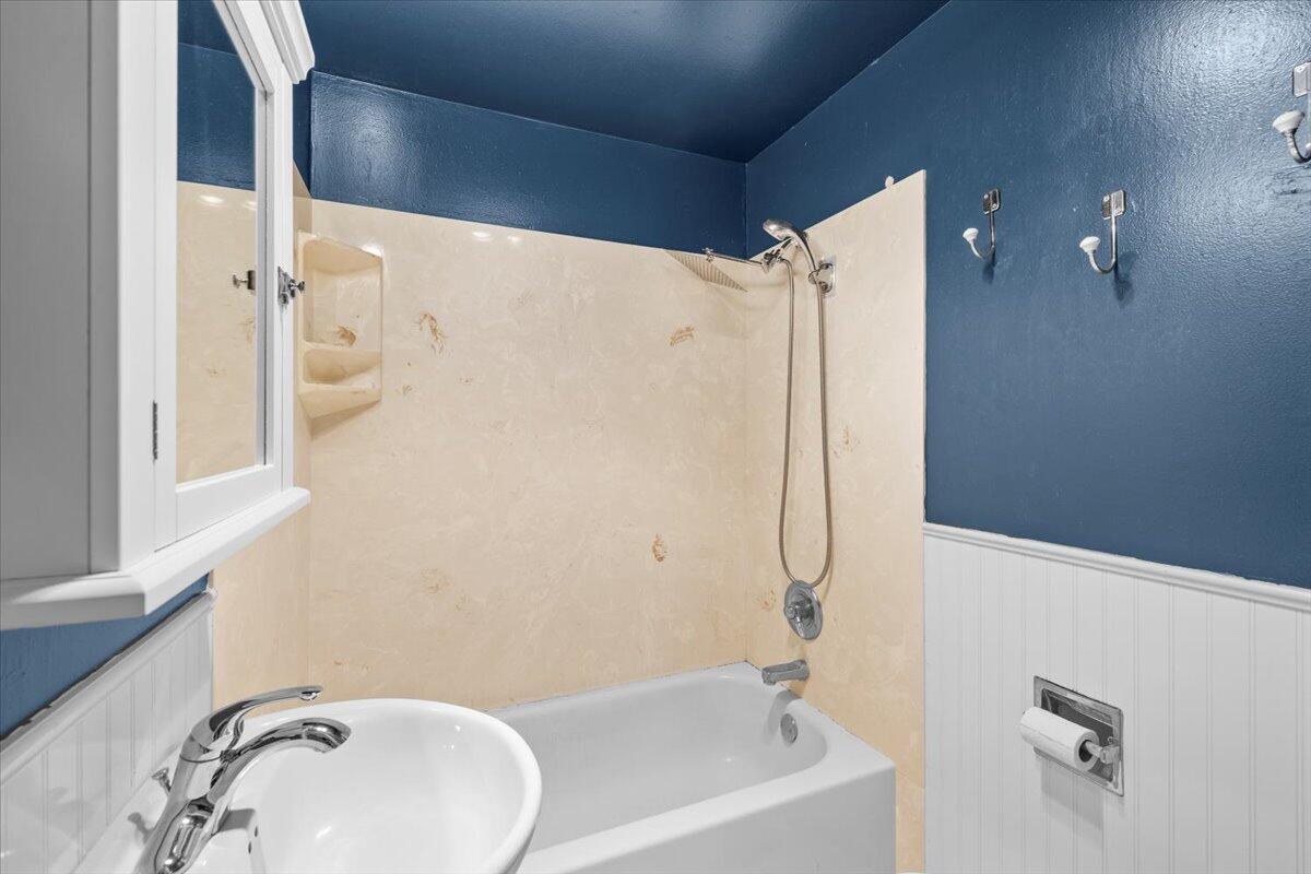 Brookhurst Villa Unit No 2 - Residential