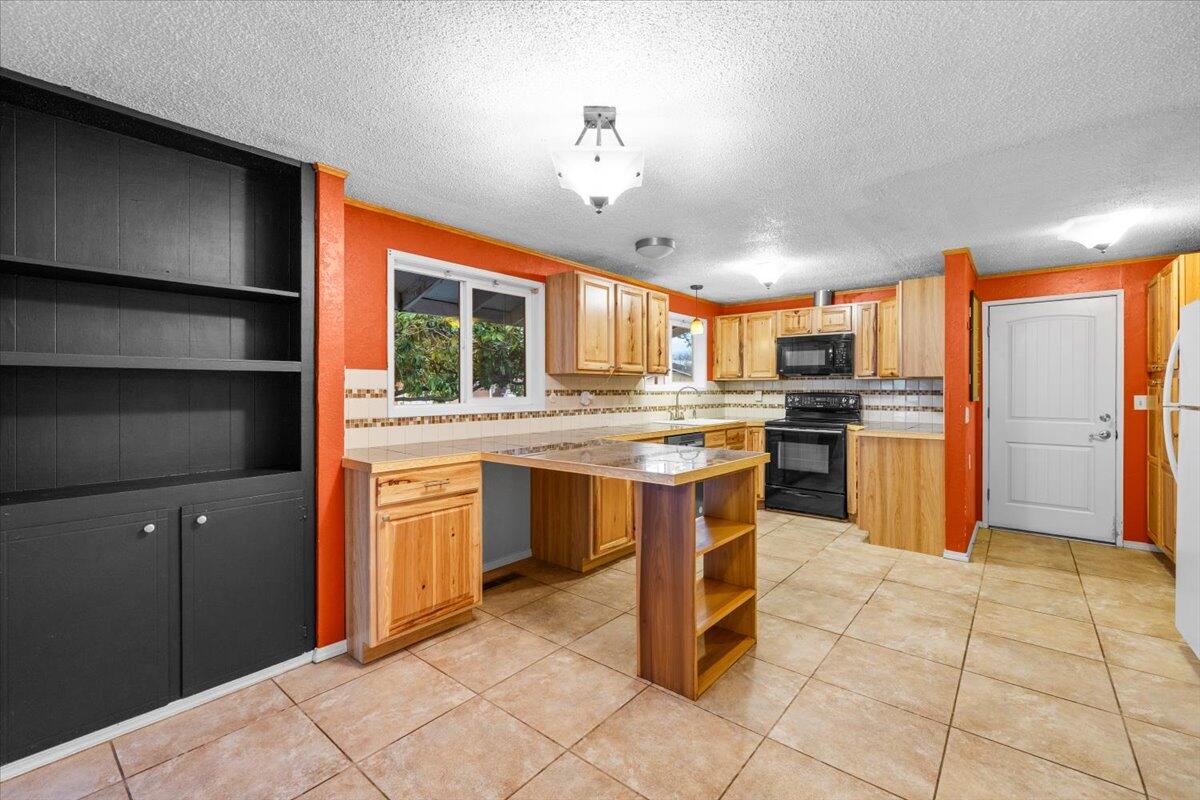 Brookhurst Villa Unit No 2 - Residential