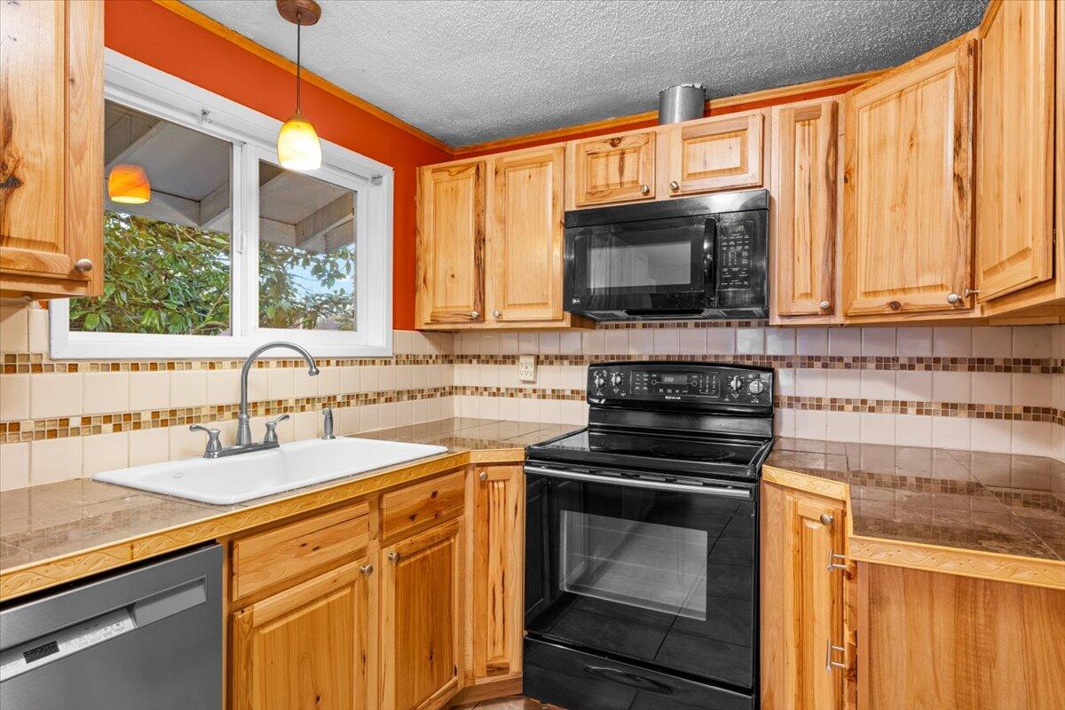 Brookhurst Villa Unit No 2 - Residential