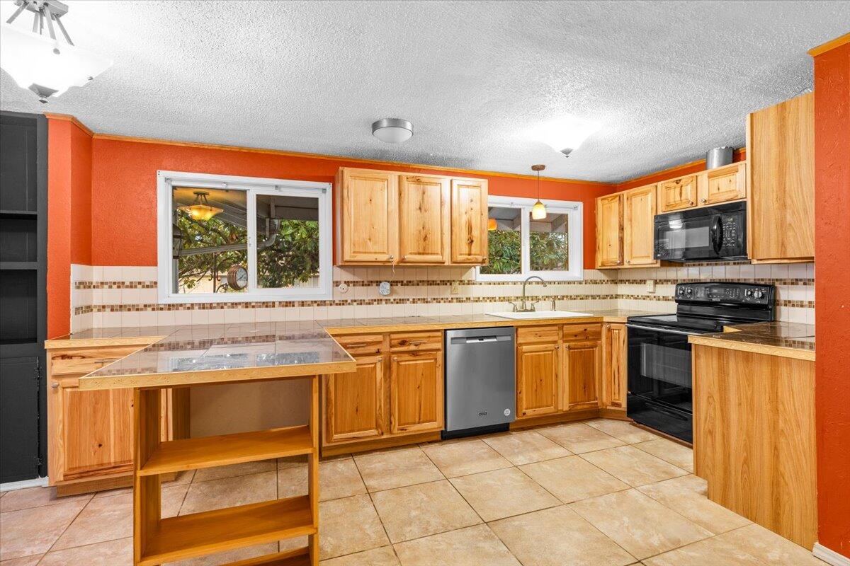 Brookhurst Villa Unit No 2 - Residential