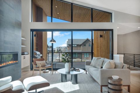 Tiny photo for 61250 Meeks Trail, Bend, OR 97702 (MLS # 220217009)