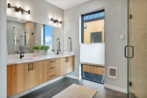 Tiny photo for 61250 Meeks Trail, Bend, OR 97702 (MLS # 220217009)