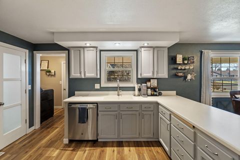 Tiny photo for 5101 Laurelwood Drive, Klamath Falls, OR 97603 (MLS # 220214059)