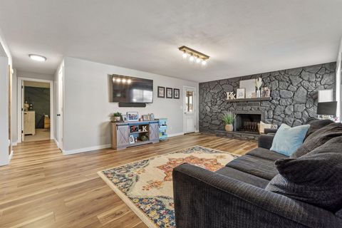 Tiny photo for 5101 Laurelwood Drive, Klamath Falls, OR 97603 (MLS # 220214059)