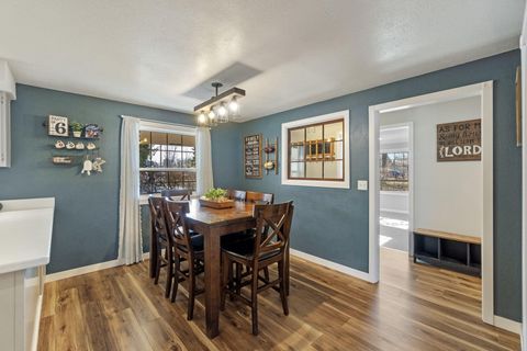 Tiny photo for 5101 Laurelwood Drive, Klamath Falls, OR 97603 (MLS # 220214059)