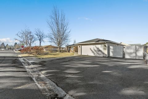 Tiny photo for 5101 Laurelwood Drive, Klamath Falls, OR 97603 (MLS # 220214059)