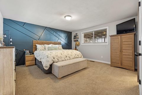 Tiny photo for 5101 Laurelwood Drive, Klamath Falls, OR 97603 (MLS # 220214059)