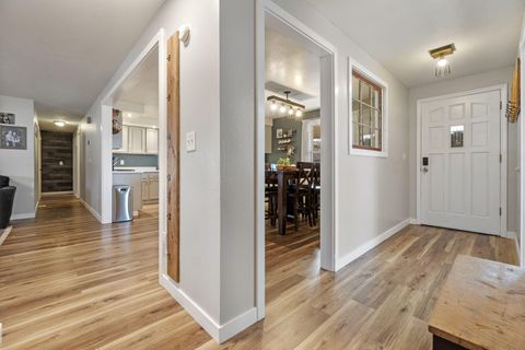 Tiny photo for 5101 Laurelwood Drive, Klamath Falls, OR 97603 (MLS # 220214059)