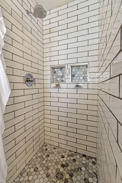 Tiny photo for 5101 Laurelwood Drive, Klamath Falls, OR 97603 (MLS # 220214059)