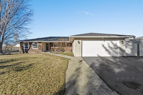 Tiny photo for 5101 Laurelwood Drive, Klamath Falls, OR 97603 (MLS # 220214059)