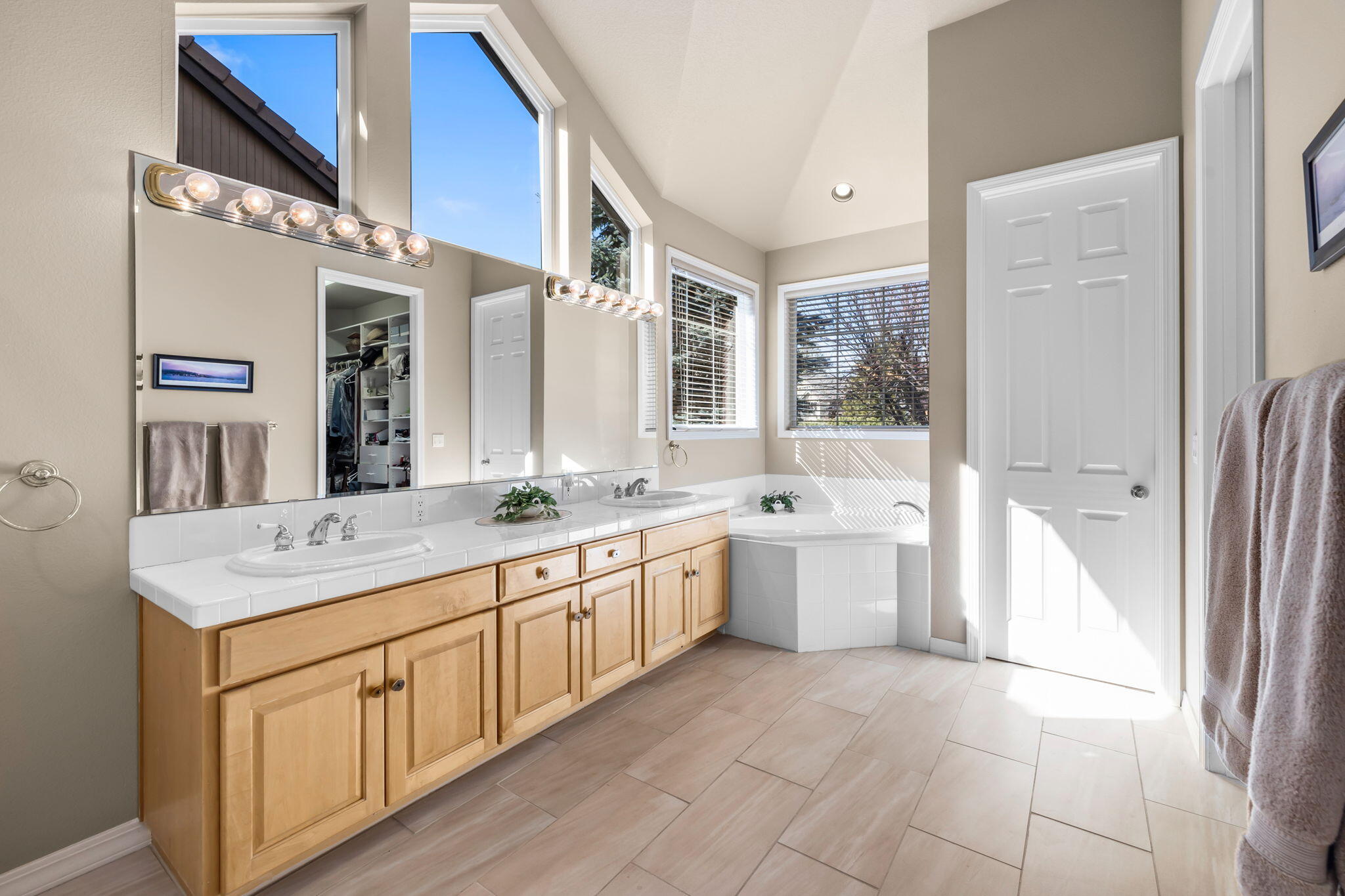 Broken Top - Residential