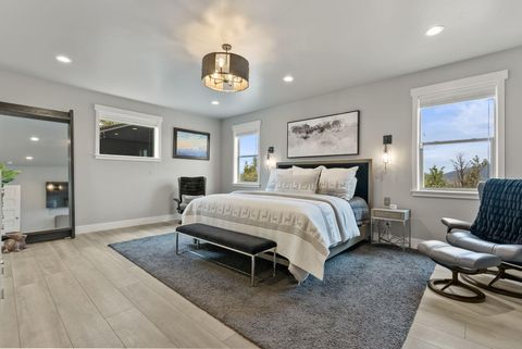 Tiny photo for 5785 NW Cedar Place, Prineville, OR 97754 (MLS # 220210274)