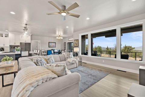 Tiny photo for 5785 NW Cedar Place, Prineville, OR 97754 (MLS # 220210274)