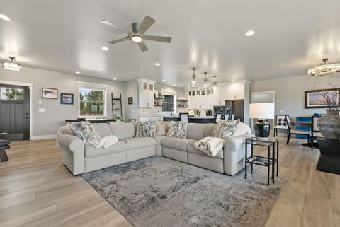 Tiny photo for 5785 NW Cedar Place, Prineville, OR 97754 (MLS # 220210274)