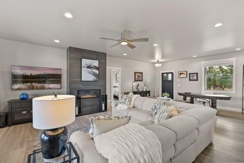 Tiny photo for 5785 NW Cedar Place, Prineville, OR 97754 (MLS # 220210274)