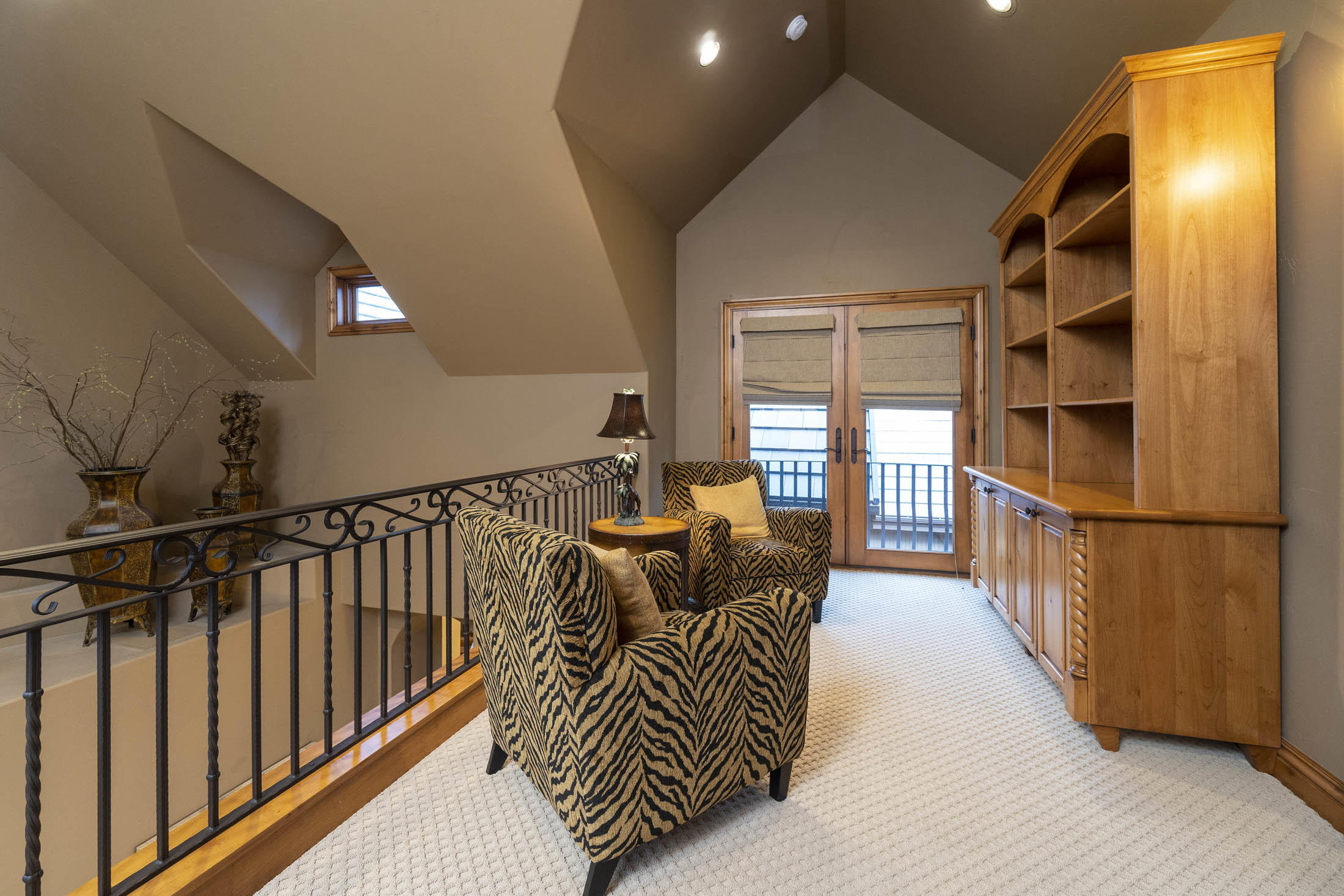 Broken Top - Residential