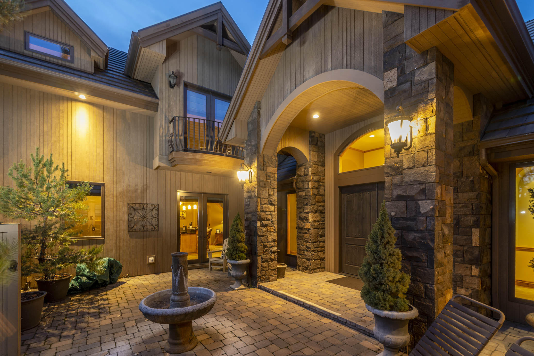 Broken Top - Residential