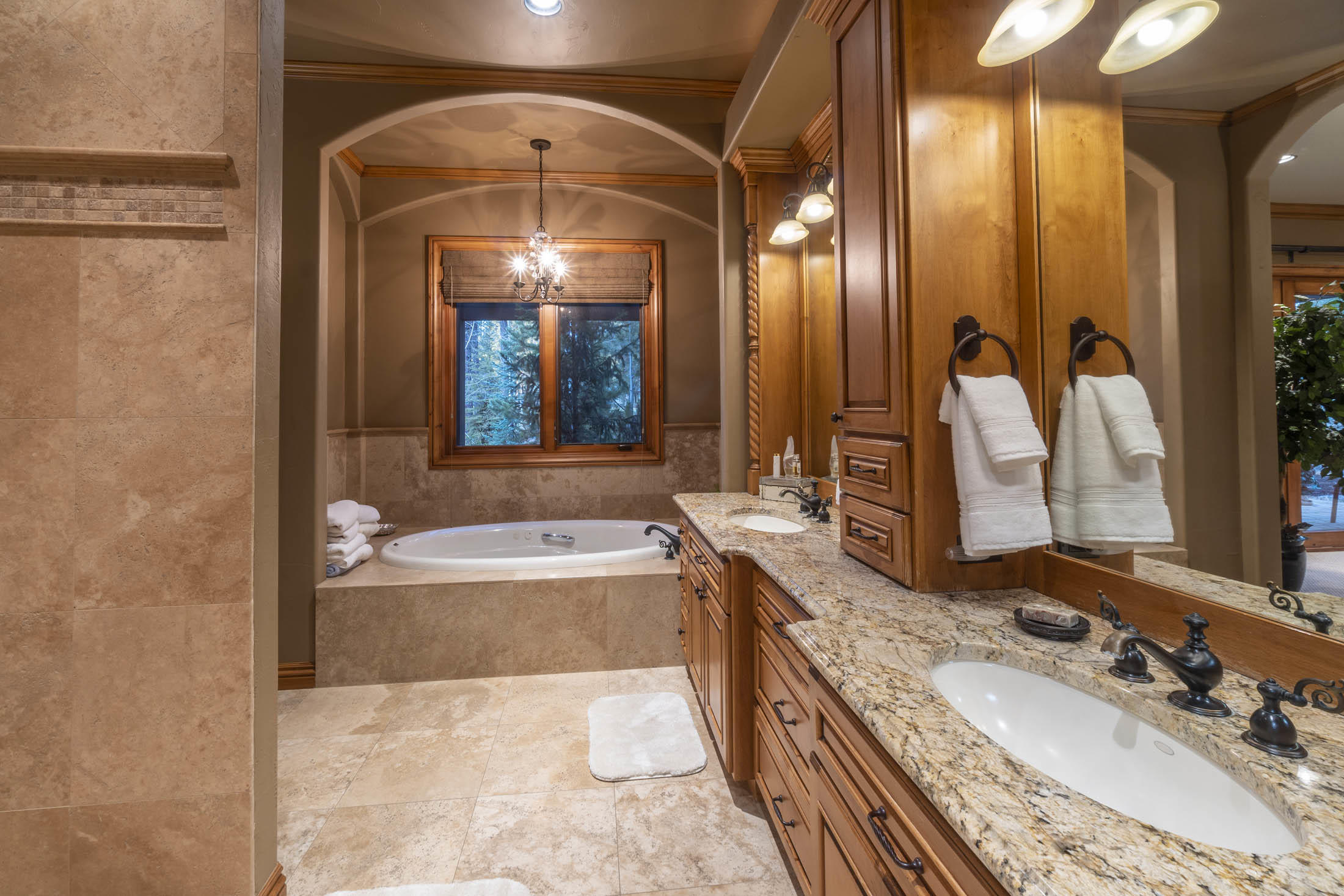 Broken Top - Residential