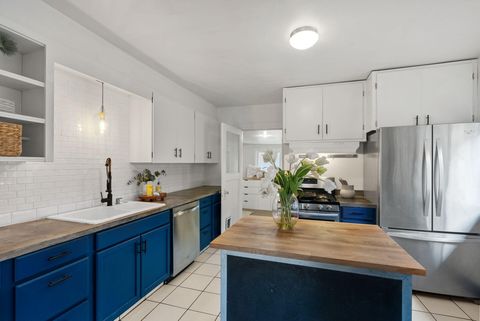 Tiny photo for 145 NW Jefferson Place, Bend, OR 97703 (MLS # 220213548)