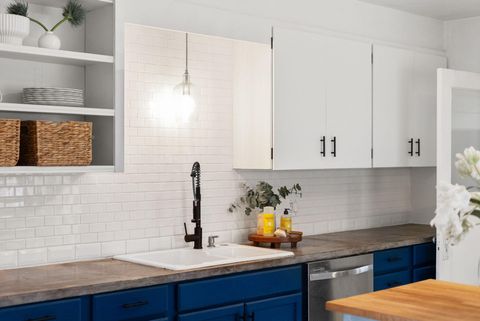 Tiny photo for 145 NW Jefferson Place, Bend, OR 97703 (MLS # 220213548)