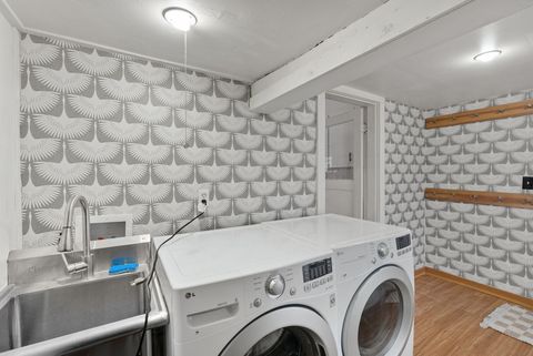 Tiny photo for 145 NW Jefferson Place, Bend, OR 97703 (MLS # 220213548)